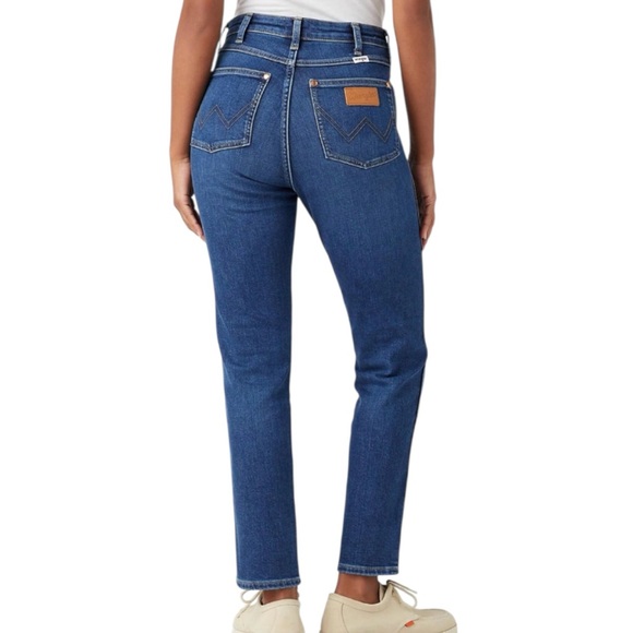 Wrangler 677 Walker High Rise Slim Straight Leg Stretch Jeans